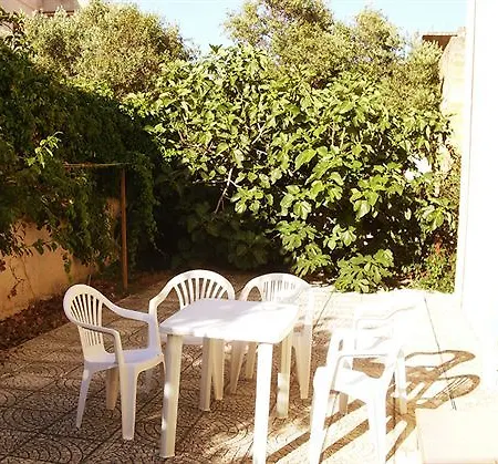 Amico San Leone Bed & Breakfast 3*